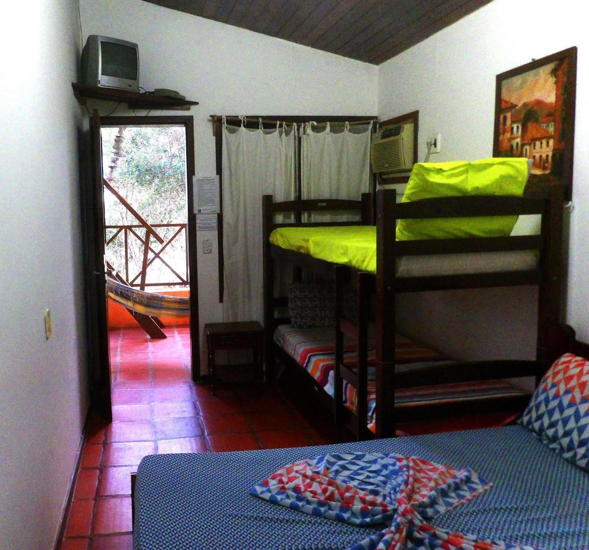 Media Veronica Hostel Suites Pipa Ares Exterior photo