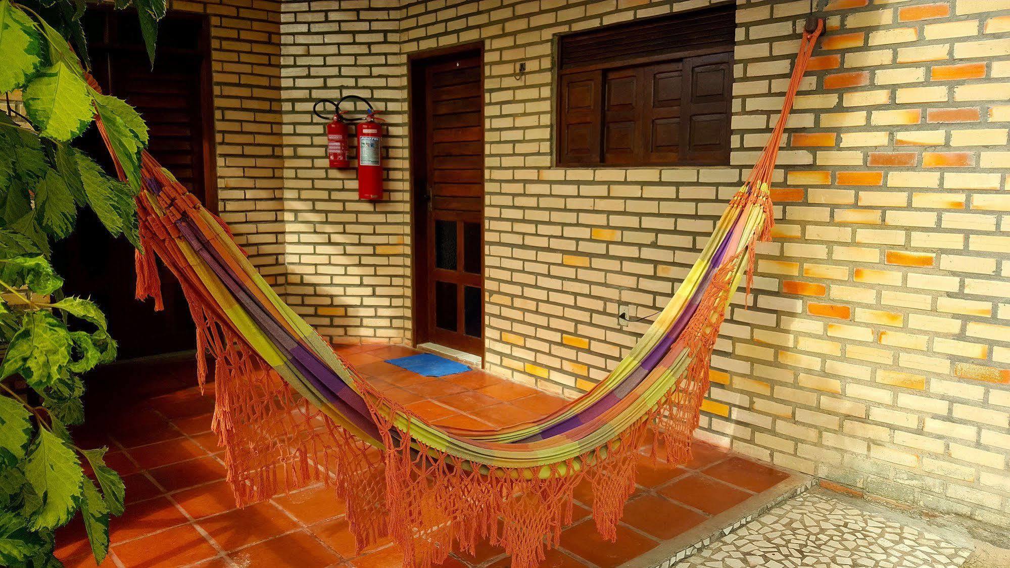 Media Veronica Hostel Suites Pipa Ares Exterior photo