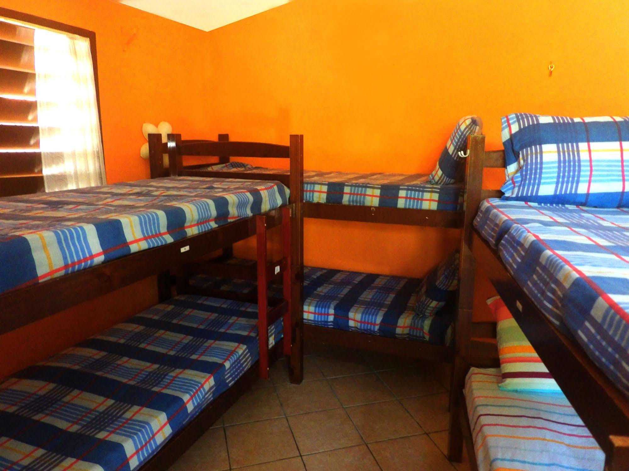 Media Veronica Hostel Suites Pipa Ares Exterior photo